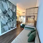 罗立皇宫酒店 3*