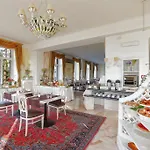 Ξενοδοχείο Lolli Palace