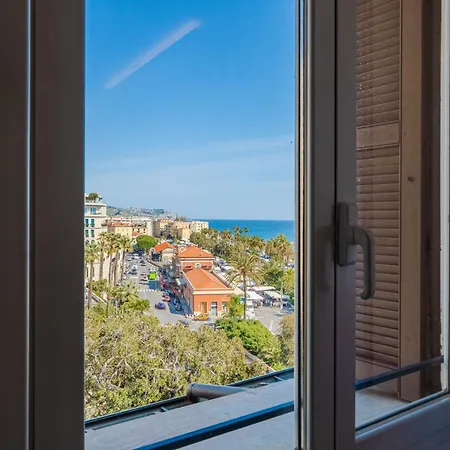 Ξενοδοχείο Lolli Palace 3*