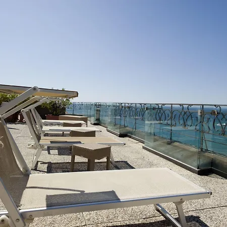 Hotell Lolli Palace