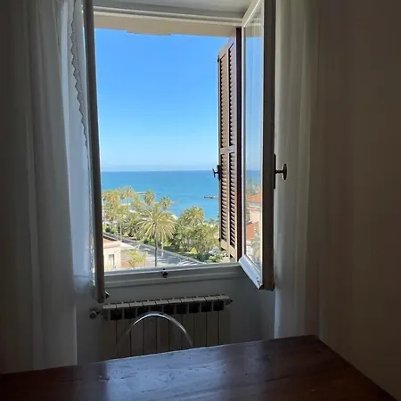 Отель Lolli Palace 3*