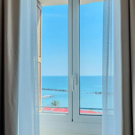 Lolli Palace Hotell