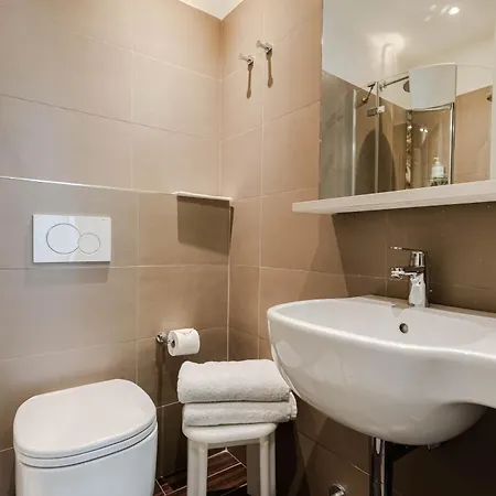 Lolli Palace Hotell 3*