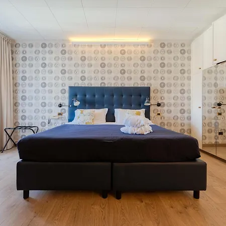Lolli Palace Hotell 3*