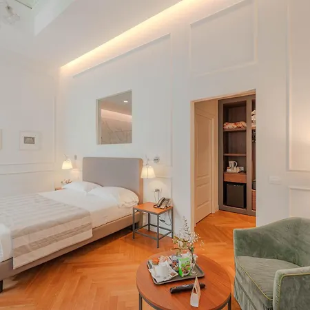 Hotell Lolli Palace 3*