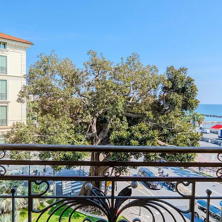 Hotell Lolli Palace 3*