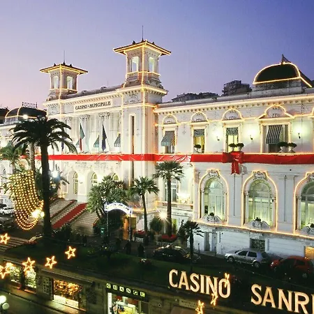 Lolli Palace Hotell 3*