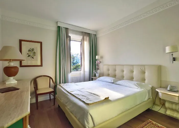 Отель Lolli Palace