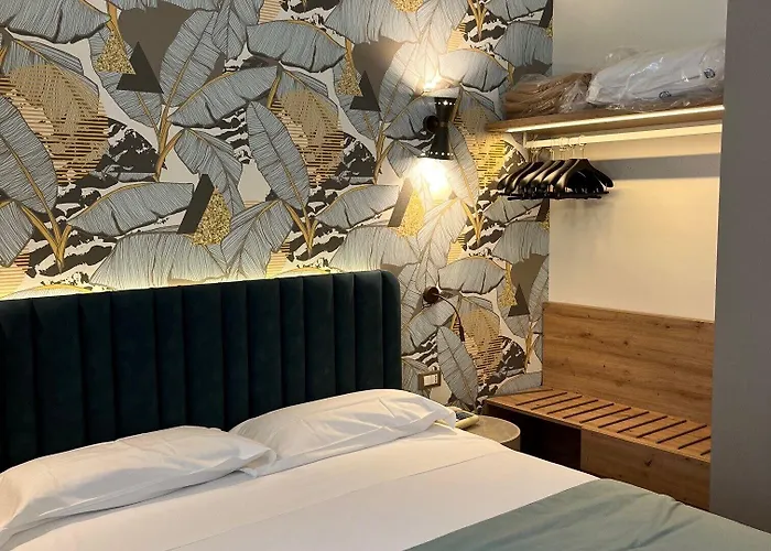 Отель Lolli Palace 3*